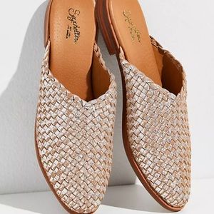 SEYCHELLES WENDY WOVEN MULES NWOT NEVER WORN